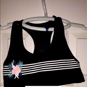 Old navy sports bra size 8